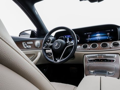 Used 2022 Mercedes-Benz E 350 Sedan image 27