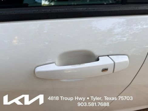 Used 2020 Chevrolet Equinox LS w/ LS Convenience Package FWD image 5