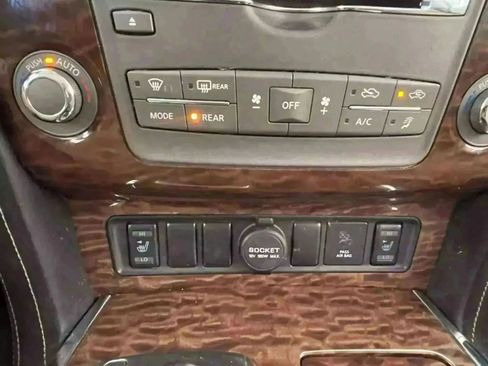 Used 2017 Nissan Armada SL image 16