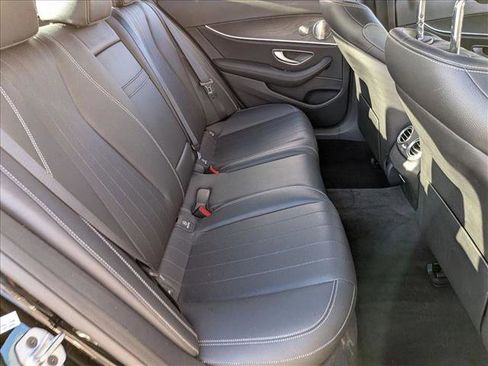 Certified 2022 Mercedes-Benz E 350 4MATIC Sedan image 22