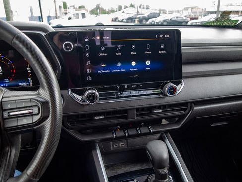 Used 2023 Chevrolet Colorado Trail Boss image 16