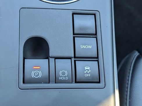 Used 2024 Toyota Highlander XSE image 16