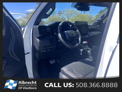 Used 2025 Toyota Tundra TRD Pro AWD/4WD image 9
