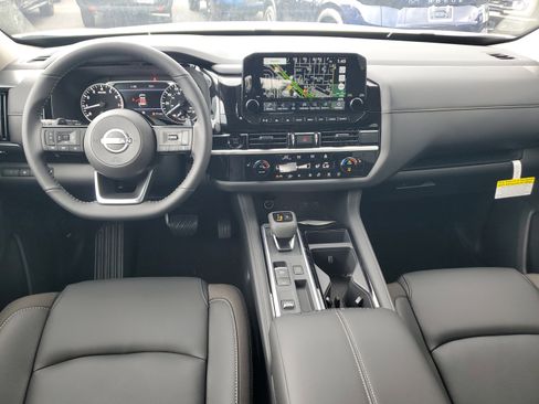 New 2025 Nissan Pathfinder SL image 14