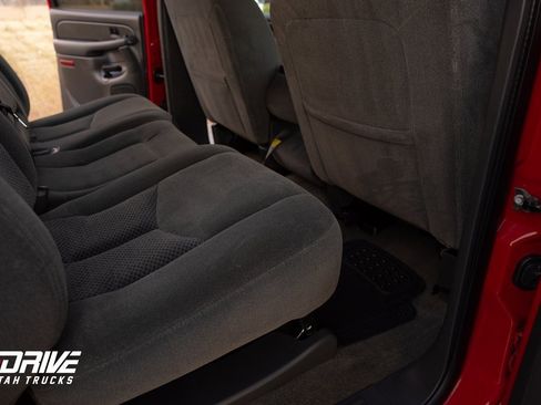 Used 2004 Chevrolet Silverado 2500 LS w/ Skid Plate Package image 15