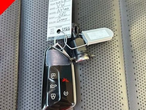 Used 2025 Volkswagen Atlas SEL image 6
