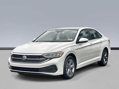 Used 2024 Volkswagen Jetta SE w/ Panoramic Sunroof Package