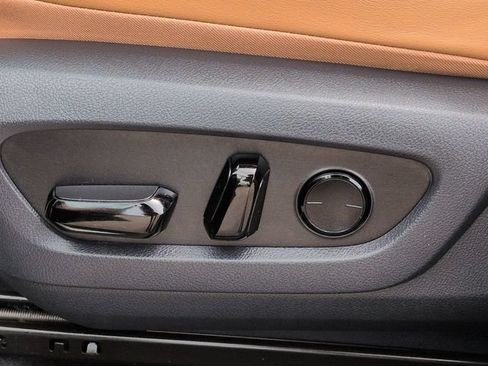 Used 2025 Lexus RX 350 Premium w/ Accessory Package (Z1) FWD image 21