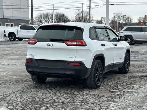 Used 2014 Jeep Cherokee Sport image 4