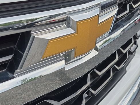 Used 2024 Chevrolet Silverado 1500 LT AWD/4WD image 32