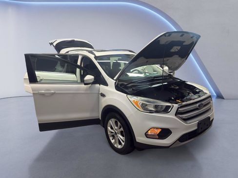 Used 2018 Ford Escape SE AWD/4WD image 9