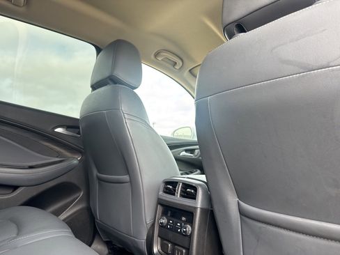 Used 2019 Buick Envision Essence image 33
