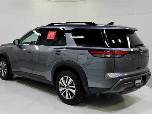 Certified 2026 Nissan Pathfinder SL FWD image 6