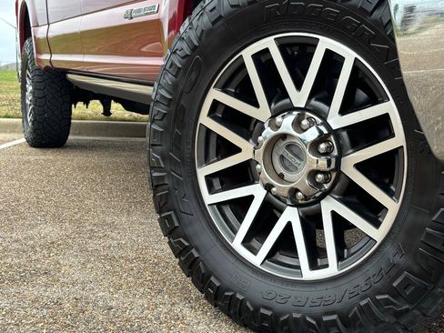 Used 2019 Ford F250 Lariat w/ Lariat Ultimate Package image 2