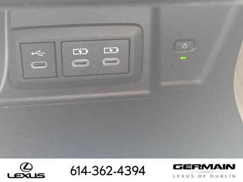 Used 2023 Toyota Venza XLE AWD/4WD image 24