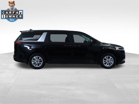 Used 2024 Kia Carnival LX image 13