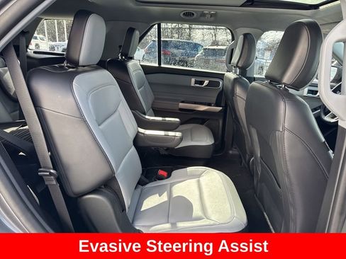 Used 2021 Ford Explorer XLT w/ Equipment Group 202A image 19