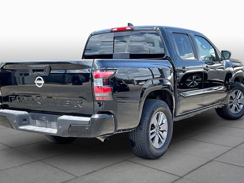 Certified 2025 Nissan Frontier SV RWD image 12