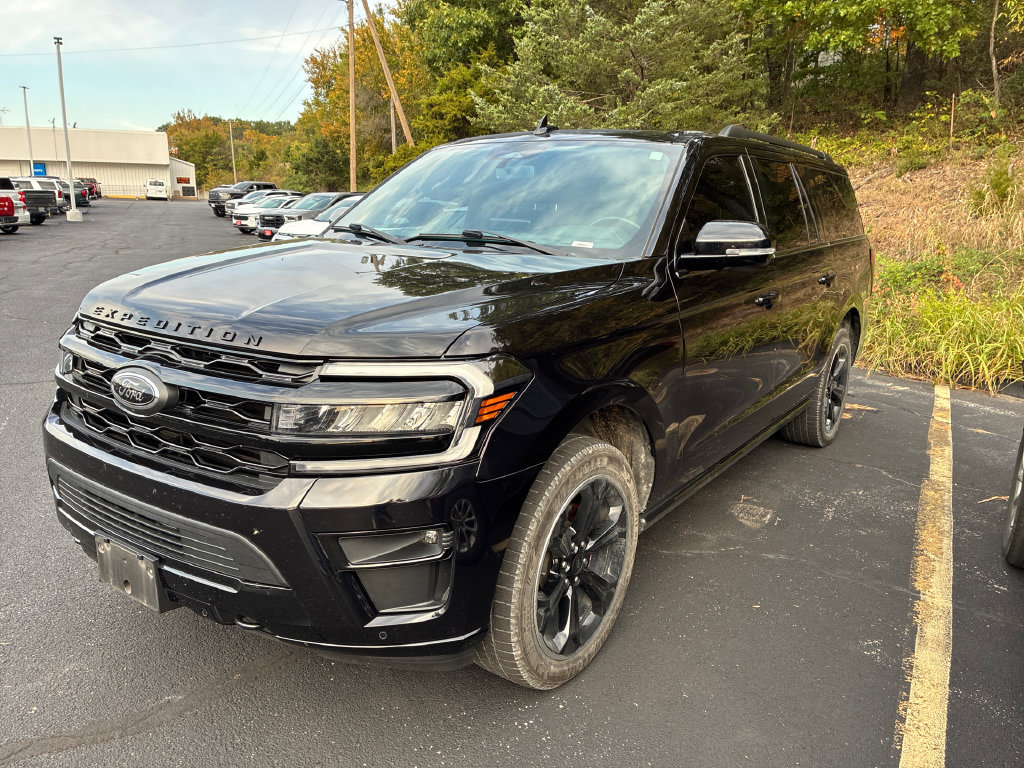 Used 2022 Ford Expedition Max Limited AWD/4WD image 3