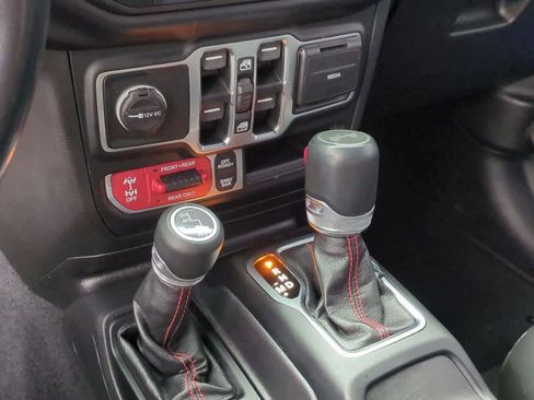 Used 2021 Jeep Wrangler Unlimited Rubicon w/ Cold Weather Group image 30