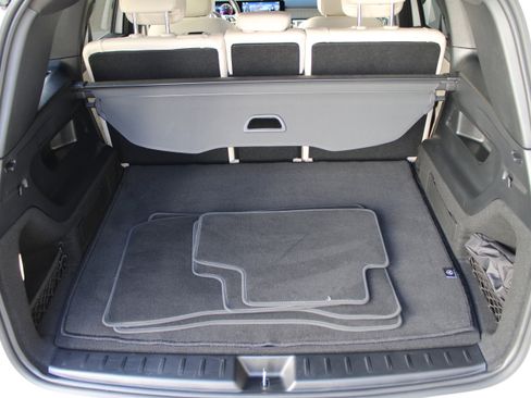 Used 2025 Mercedes-Benz GLB 250 4MATIC image 28