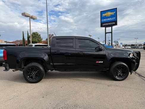 Certified 2021 Chevrolet Colorado Z71 w/ Z71 Midnight Edition AWD/4WD image 4