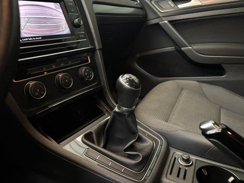 Used 2019 Volkswagen Golf S FWD image 20