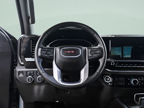 Used 2024 GMC Sierra 1500 Elevation w/ Elevation Premium Package AWD/4WD image 9