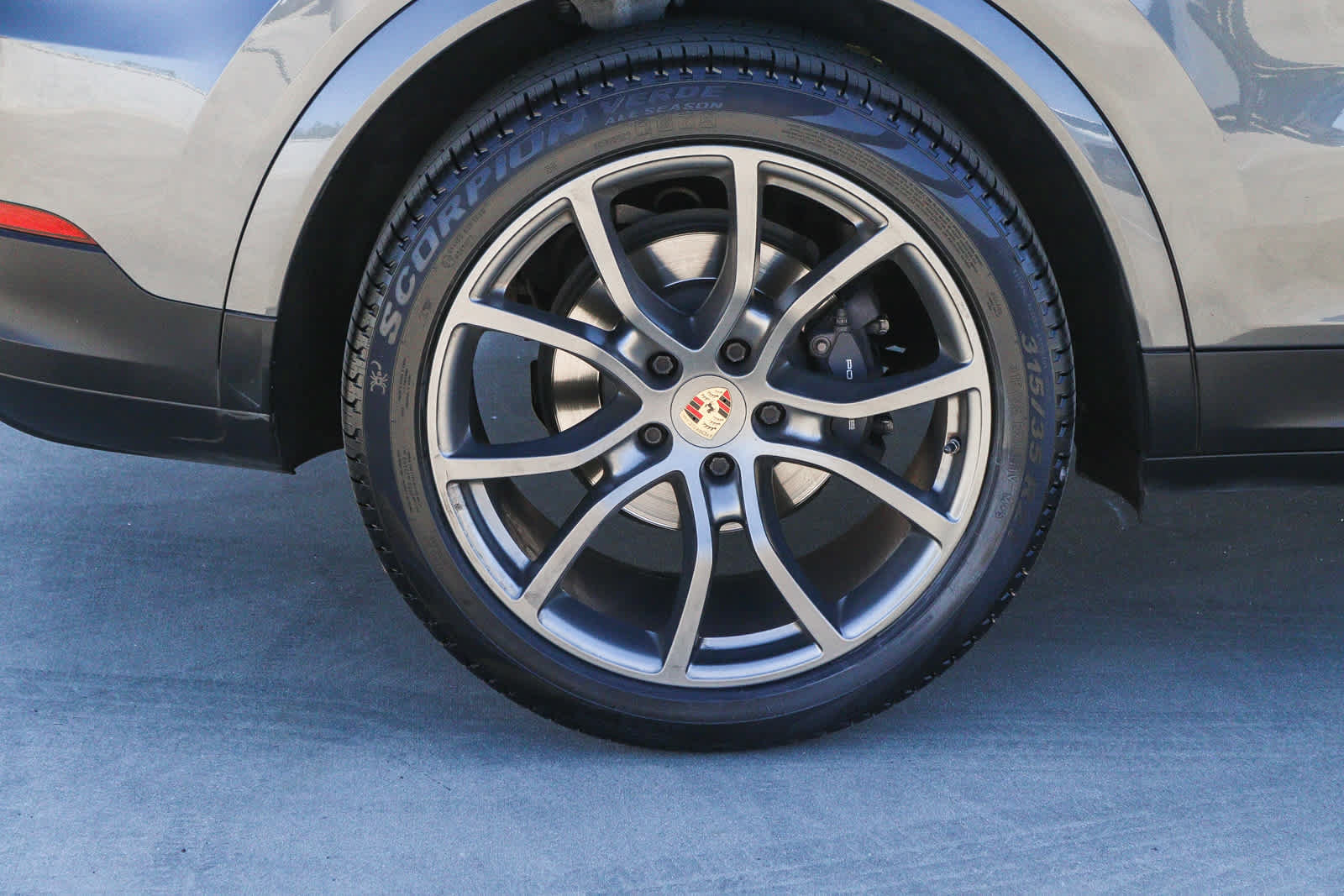 Used 2020 Porsche Cayenne AWD/4WD image 10