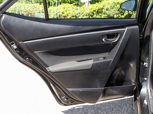 Used 2019 Toyota Corolla LE w/ Carpet Mat Package (TMS) FWD image 32