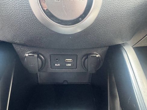 Used 2017 Hyundai Veloster FWD image 27