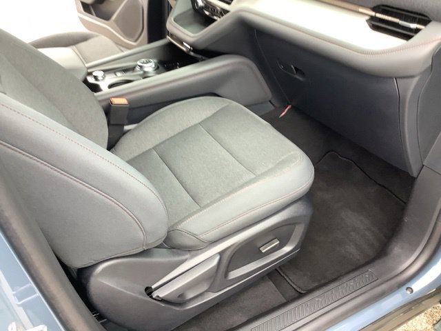 Used 2025 Ford Explorer Active AWD/4WD image 19