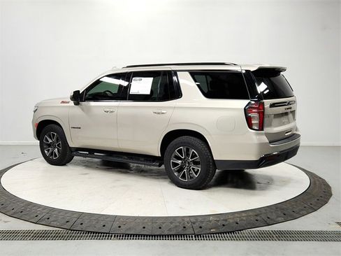 Used 2022 Chevrolet Tahoe Z71 w/ Luxury Package image 5