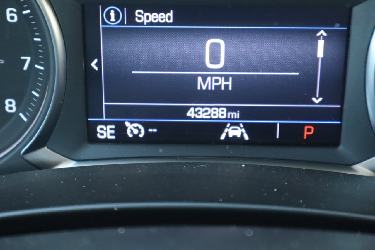 Used 2024 GMC Terrain SLE FWD image 10