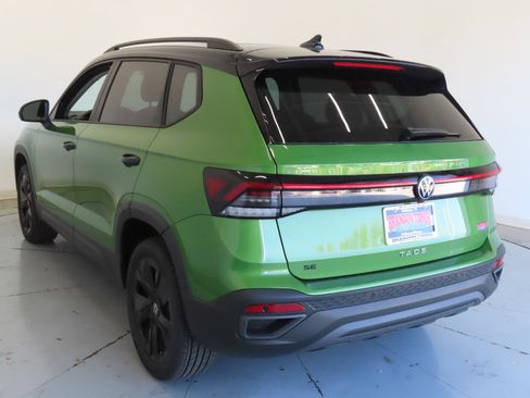 Used 2026 Volkswagen Taos SE FWD image 6