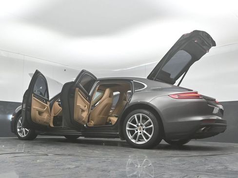 Used 2018 Porsche Panamera 4S Executive image 51
