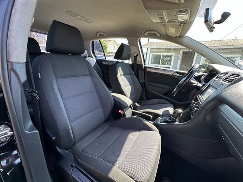 Used 2013 Volkswagen Golf 4-Door FWD image 13