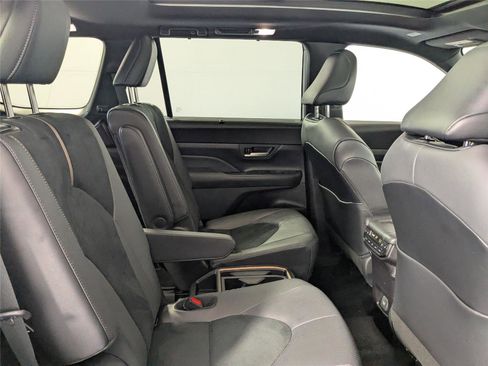 Certified 2026 Toyota Grand Highlander AWD Hybrid image 25