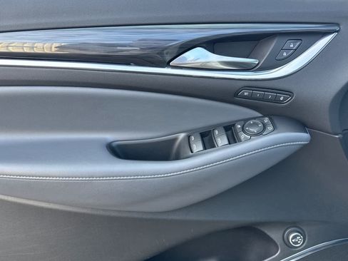 Used 2024 Buick Enclave Premium image 12