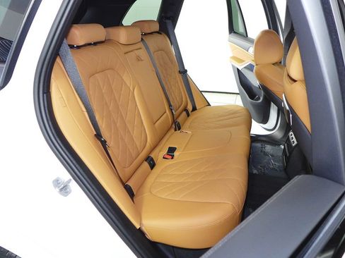 Used 2024 BMW X5 sDrive40i w/ M Sport Package RWD image 20