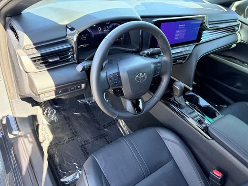 Used 2025 Toyota Camry XSE image 13