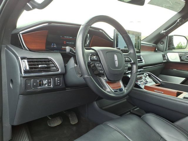 Used 2022 Lincoln Navigator L Reserve AWD/4WD image 14