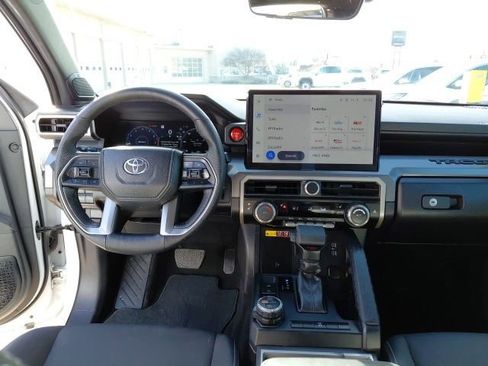 Used 2024 Toyota Tacoma TRD Off-Road image 27