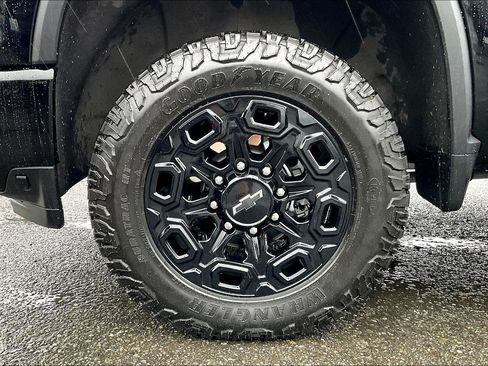 Used 2022 Chevrolet Silverado 2500 LTZ w/ LTZ Plus Package image 8