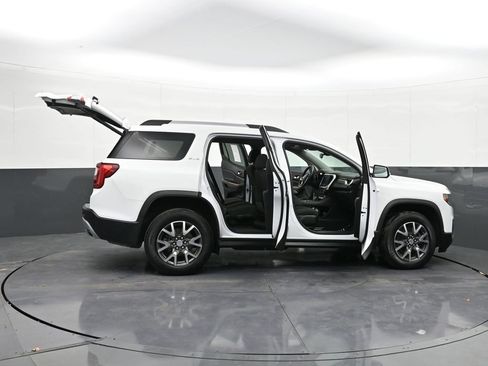 Certified 2023 GMC Acadia SLE w/ Driver Convenience Package AWD/4WD image 39