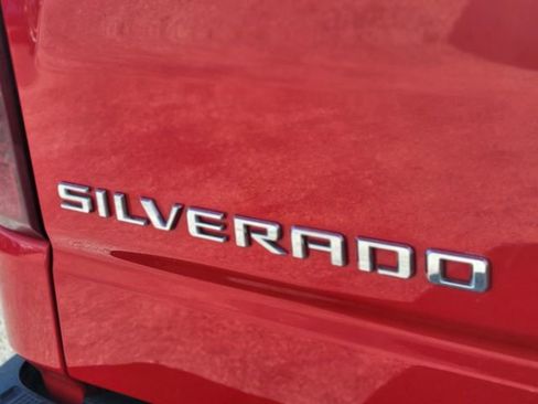 Used 2023 Chevrolet Silverado 1500 Custom image 5