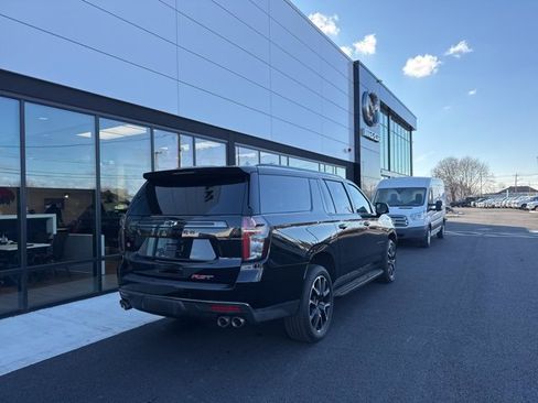 Used 2022 Chevrolet Suburban RST w/ Sport Performance Package image 3