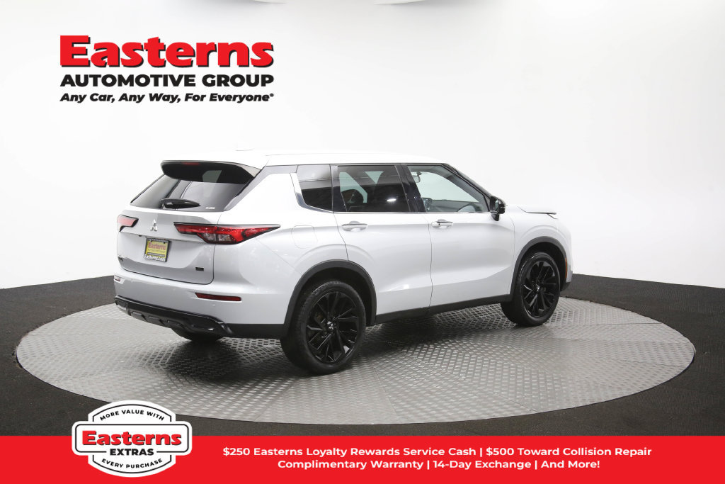 Used 2023 Mitsubishi Outlander SE Black Edition AWD/4WD image 43