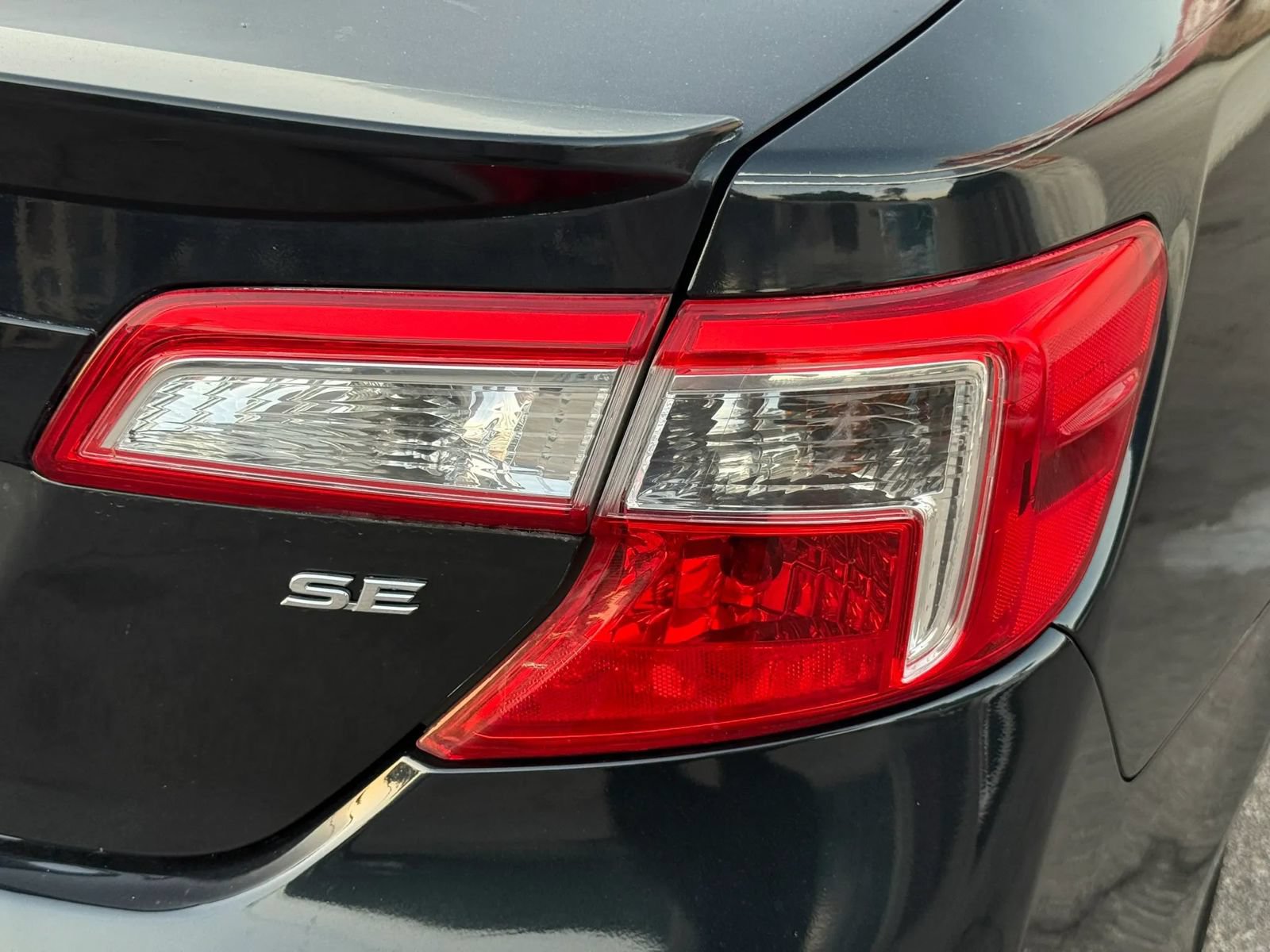 Used 2012 Toyota Camry SE FWD image 7