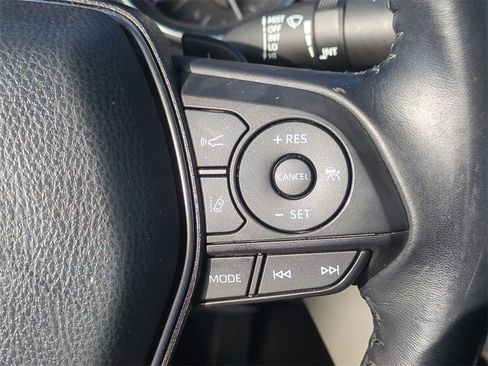 Used 2018 Toyota Camry SE image 28